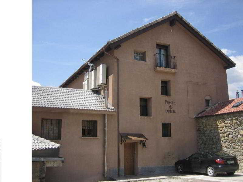 Apartamentos Puerta De Ordesa لاسبونا المظهر الخارجي الصورة