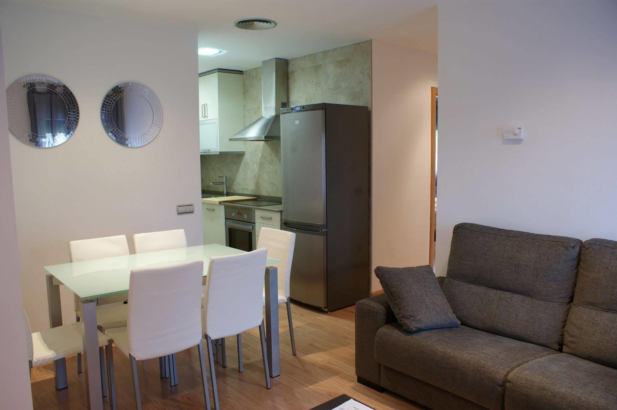 Apartamentos Puerta De Ordesa لاسبونا المظهر الخارجي الصورة