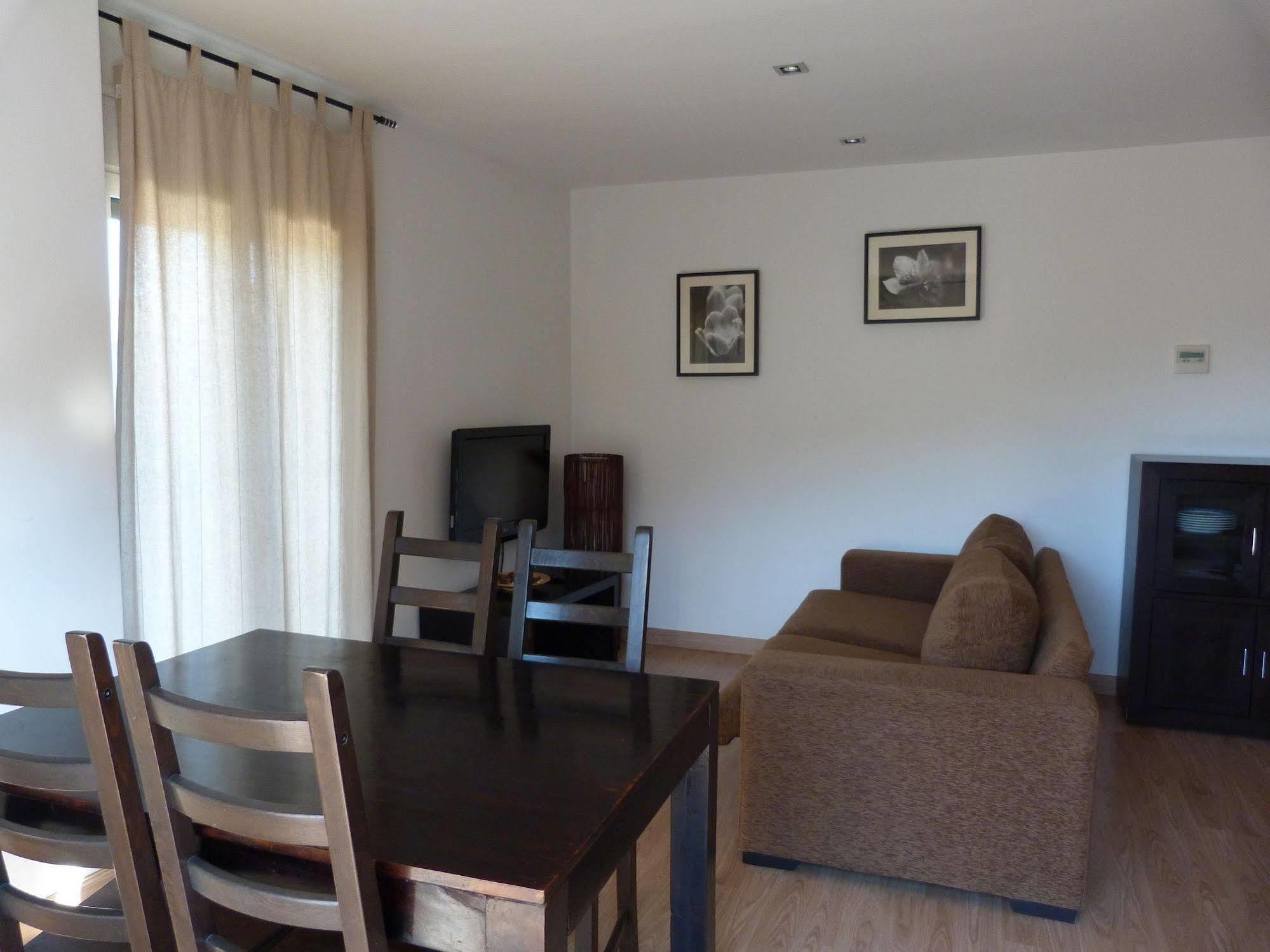 Apartamentos Puerta De Ordesa لاسبونا المظهر الخارجي الصورة