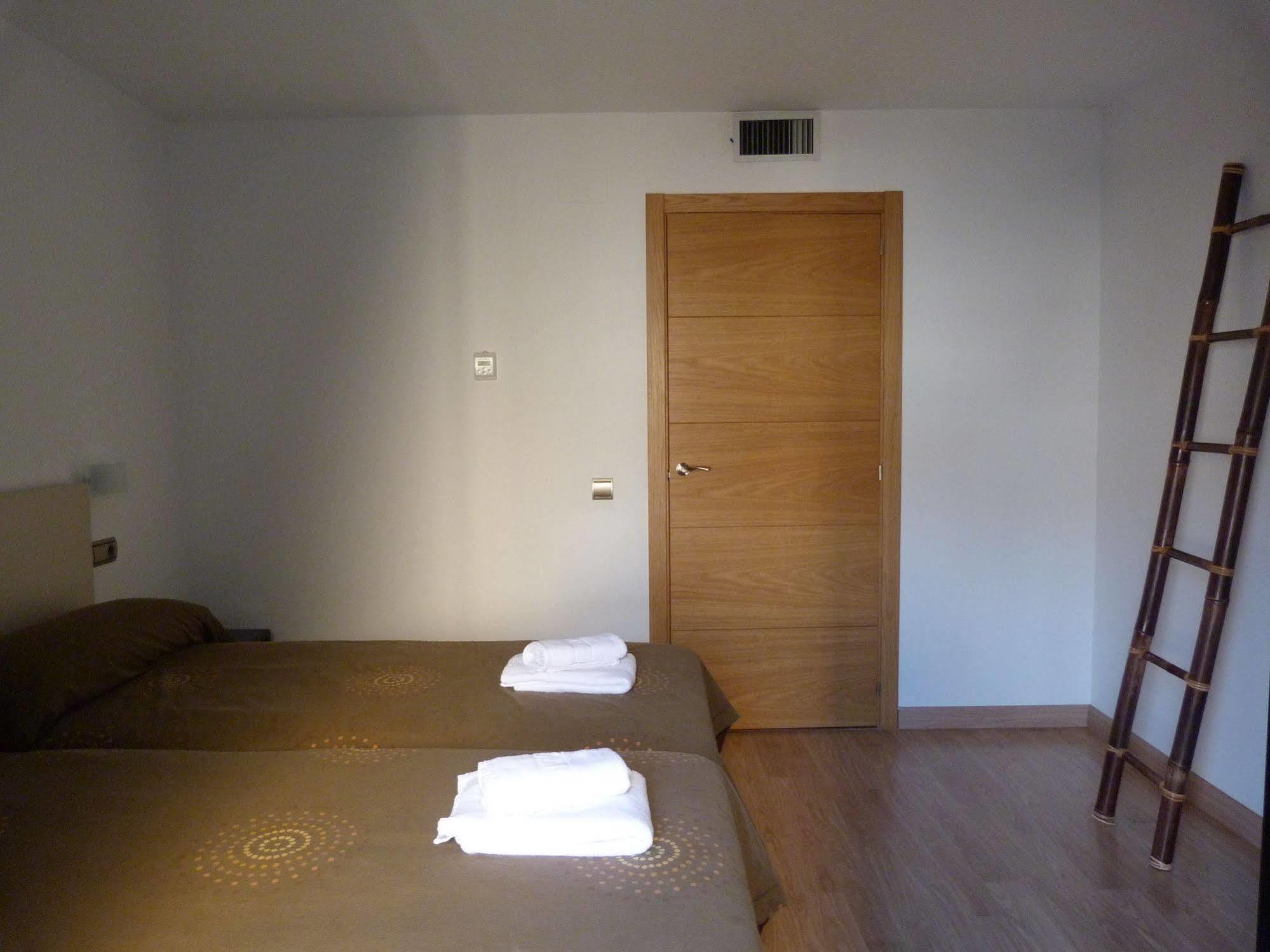 Apartamentos Puerta De Ordesa لاسبونا المظهر الخارجي الصورة