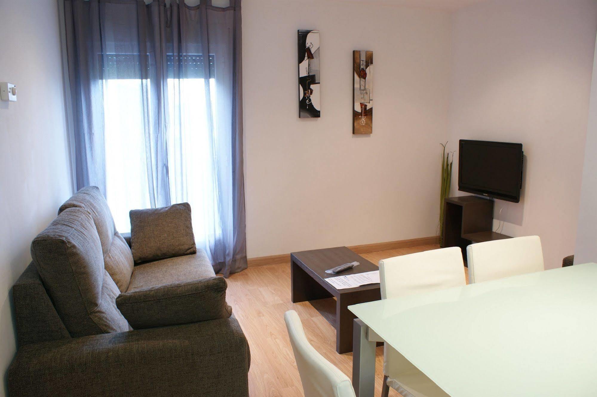 Apartamentos Puerta De Ordesa لاسبونا المظهر الخارجي الصورة